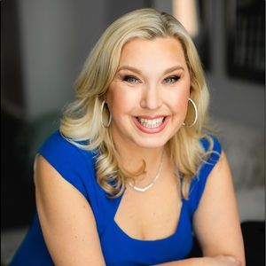 Meet your Posher, Dana